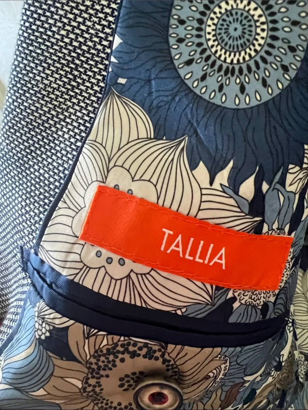 TALLIA Light Gray Textured Sport Coat with Contrast Elbow Patches